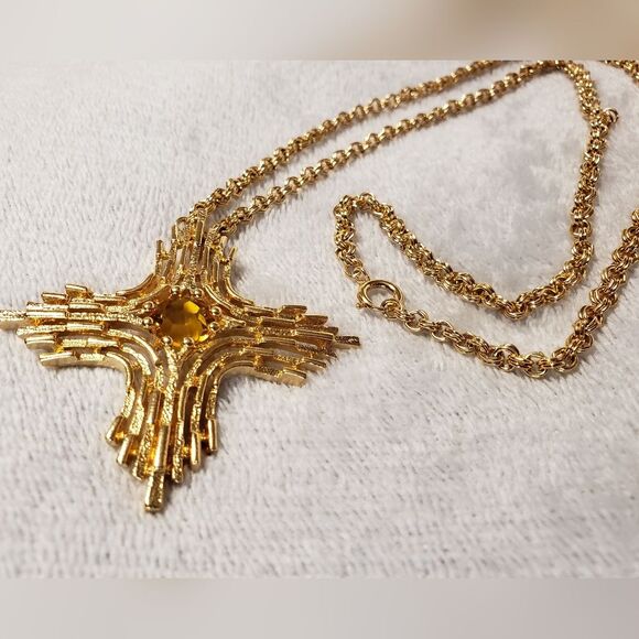 Gold Cross Coventry Pendant Necklace - Picture 10 of 10